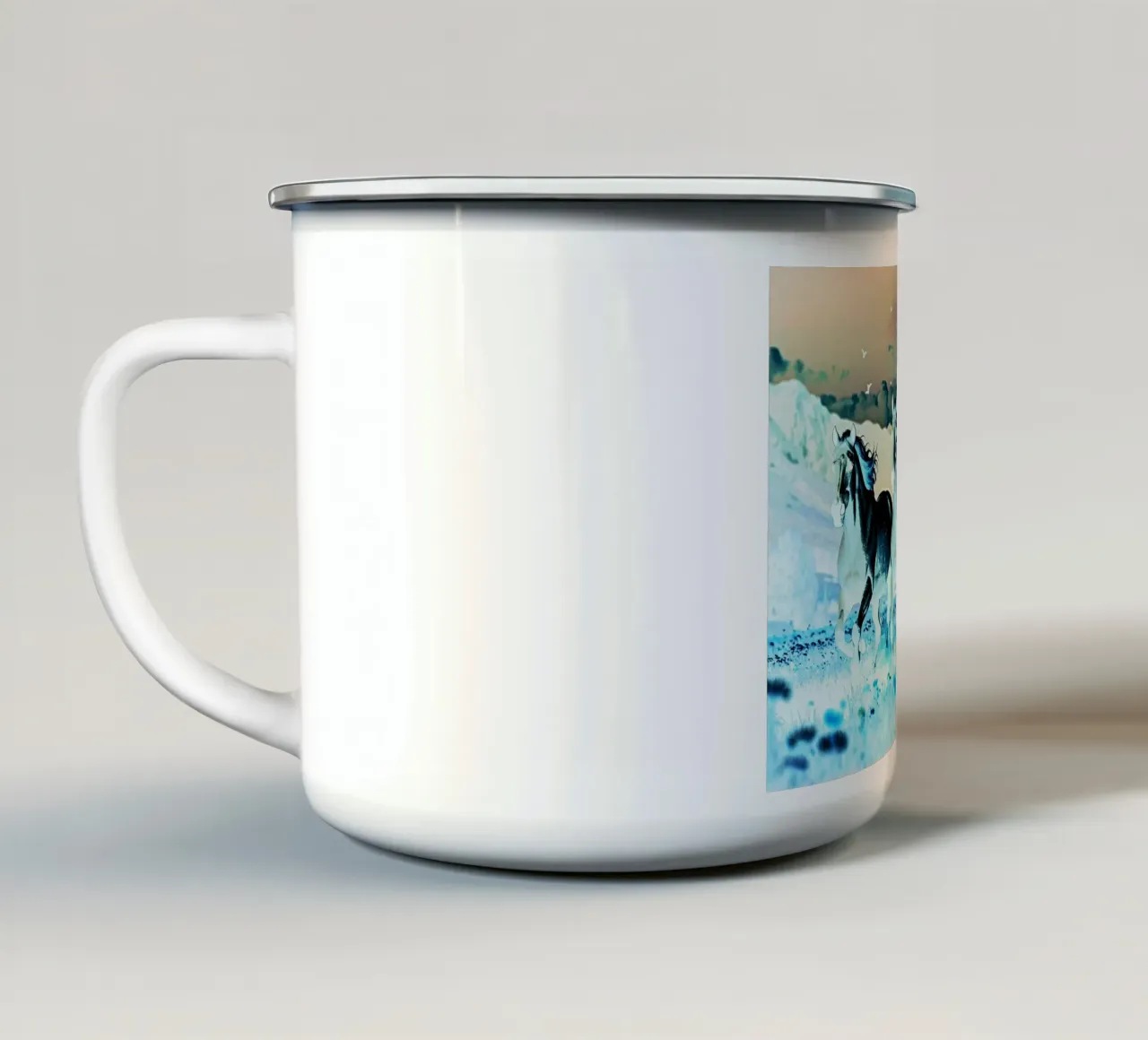 Quatre chevaux qui galopent. Nocturne bleu tazza in smalto da Thierry vobmann photography