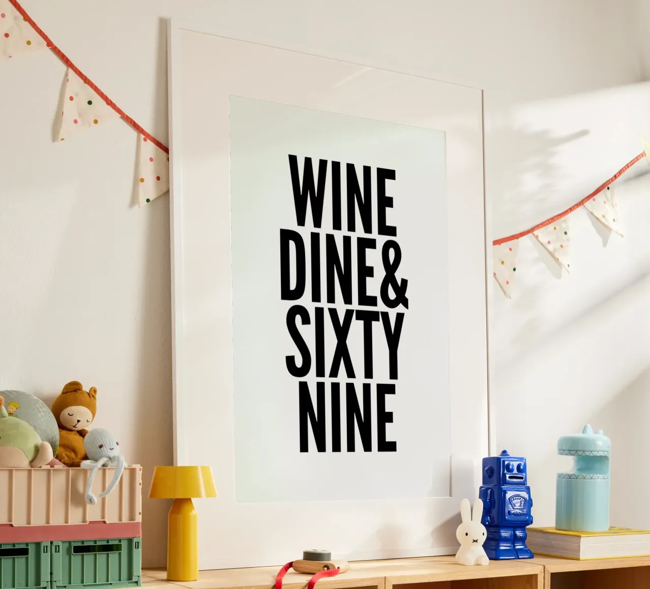 sixty-nine poster con telaio in alluminio da Mottos by Sinan Saydik