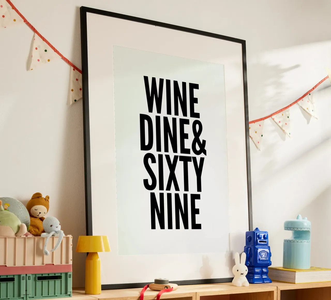 sixty-nine poster con telaio in alluminio da Mottos by Sinan Saydik