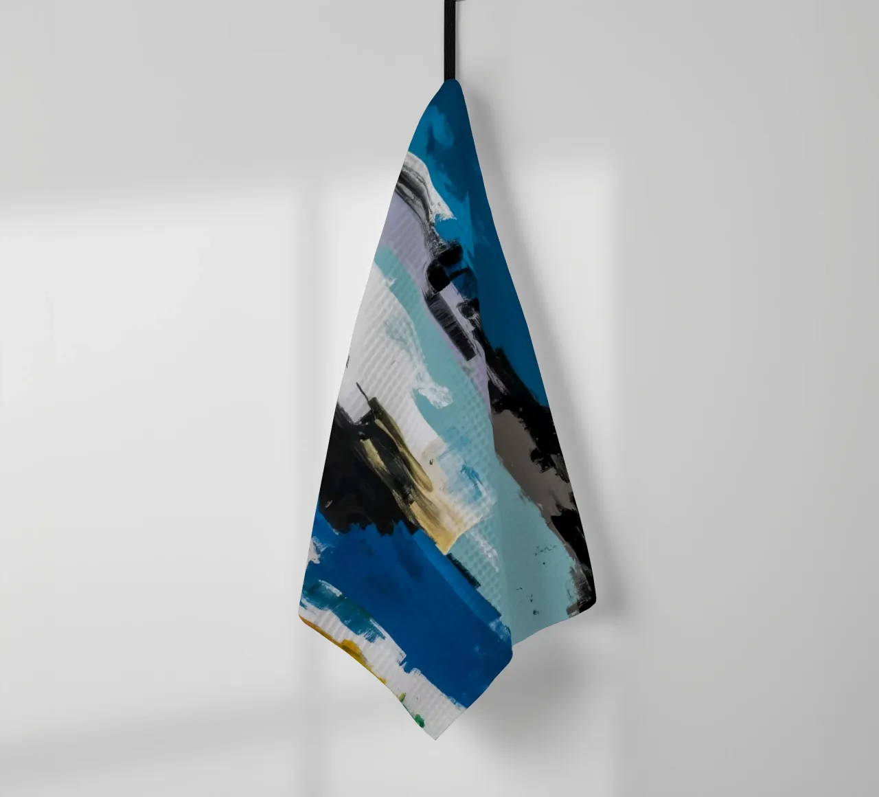 Vergulde azuurblauwe waterval theedoek van Sublime Layers