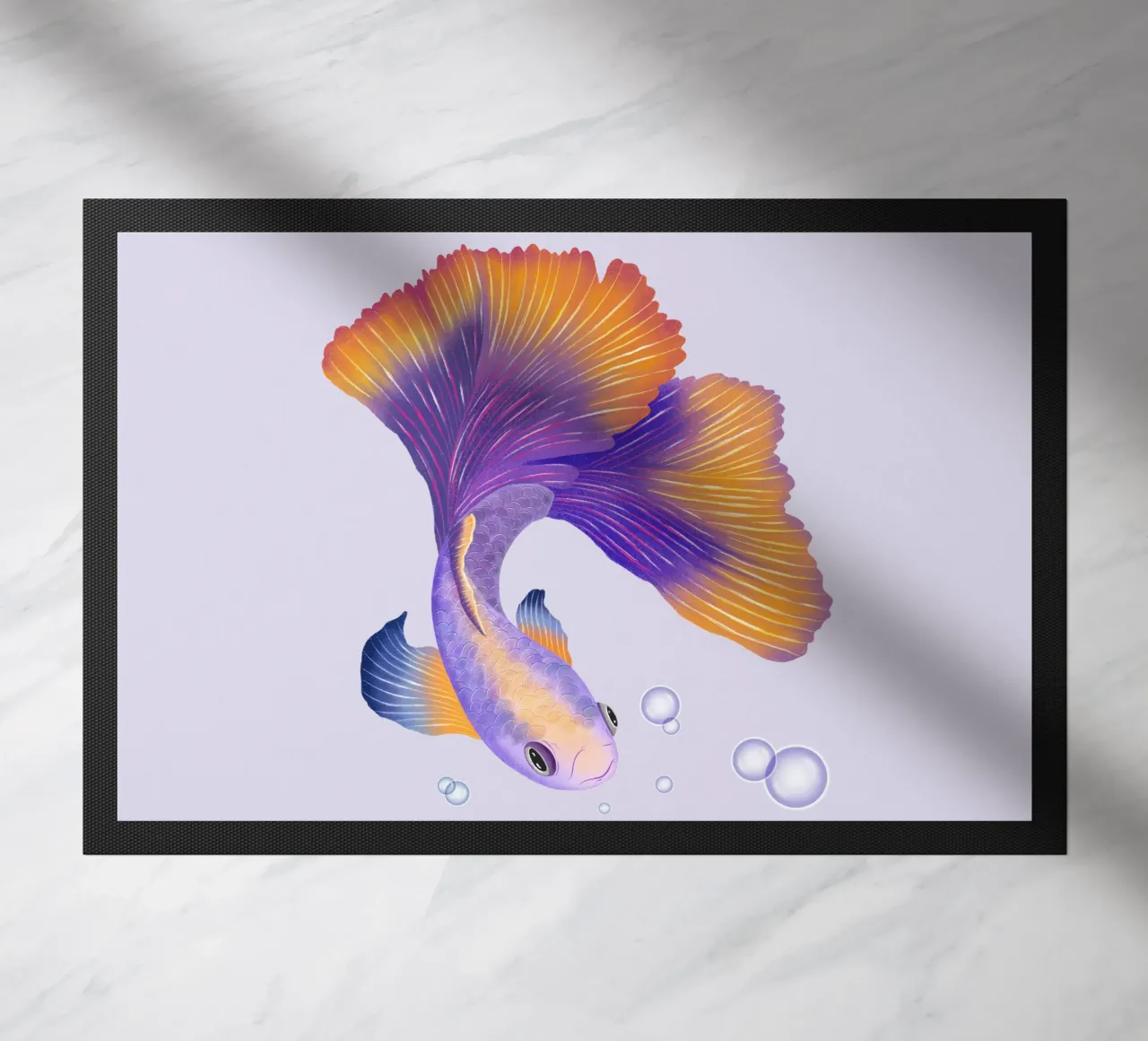 Pesce giapponese di colore viola e arancione. Pesce beta. zerbino da CalliLetters