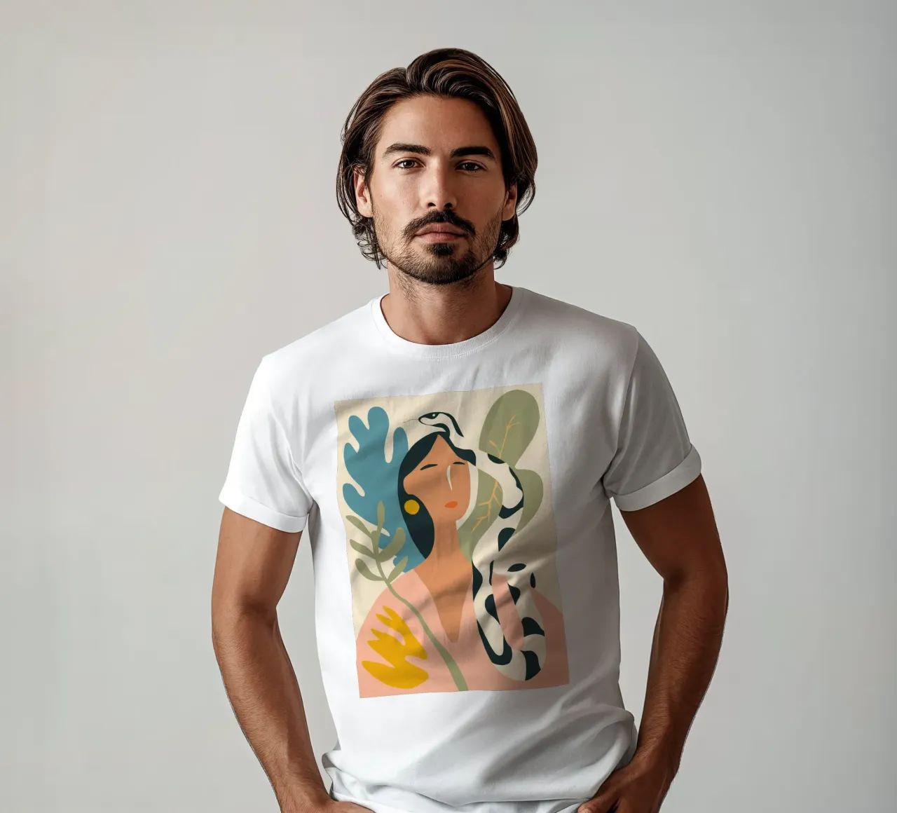 Ritratto di donna con serpente t-shirt da Autofocus