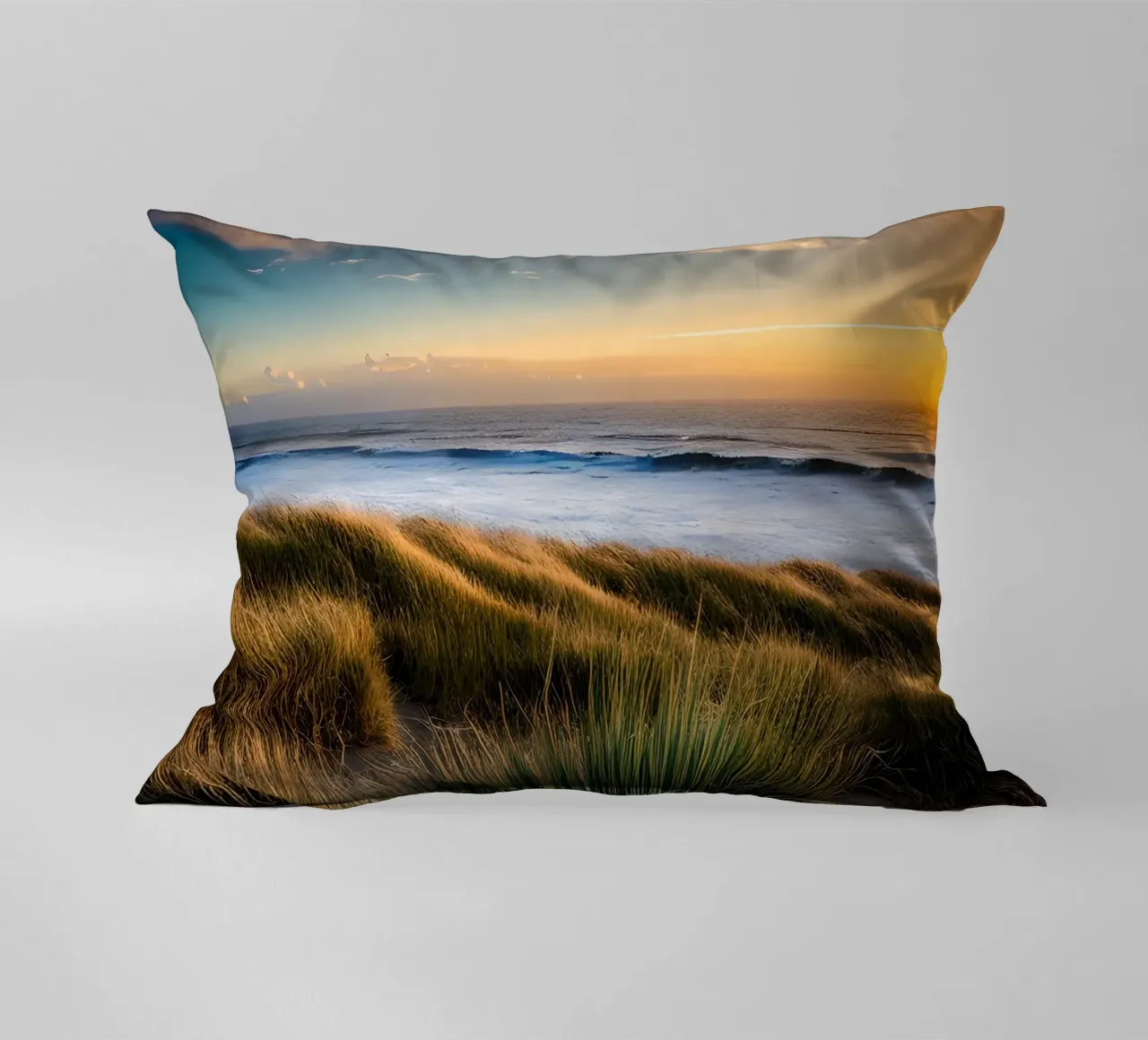 Goldene Stunde am Meer cuscino da kosinsart.gallery