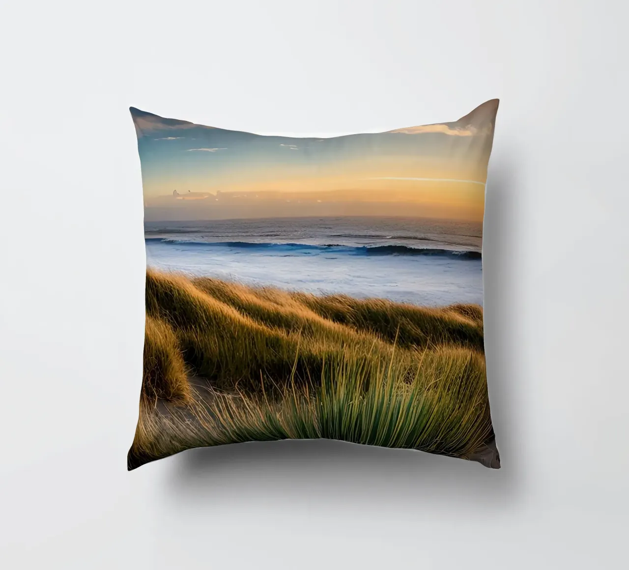 Goldene Stunde am Meer cuscino da kosinsart.gallery