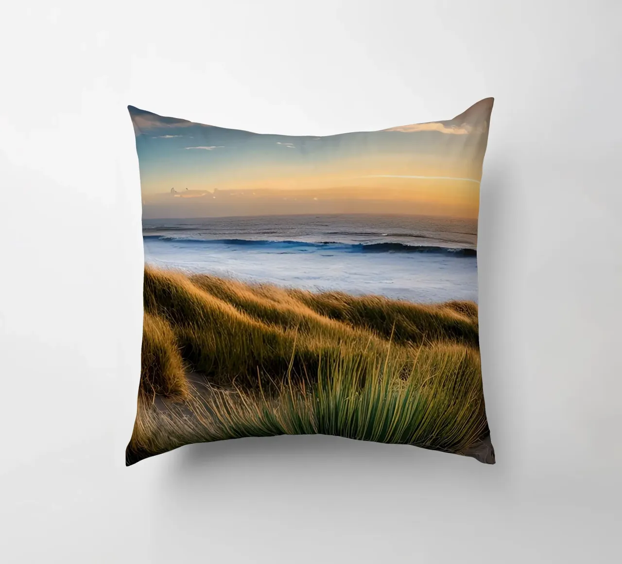 Goldene Stunde am Meer cuscino da kosinsart.gallery