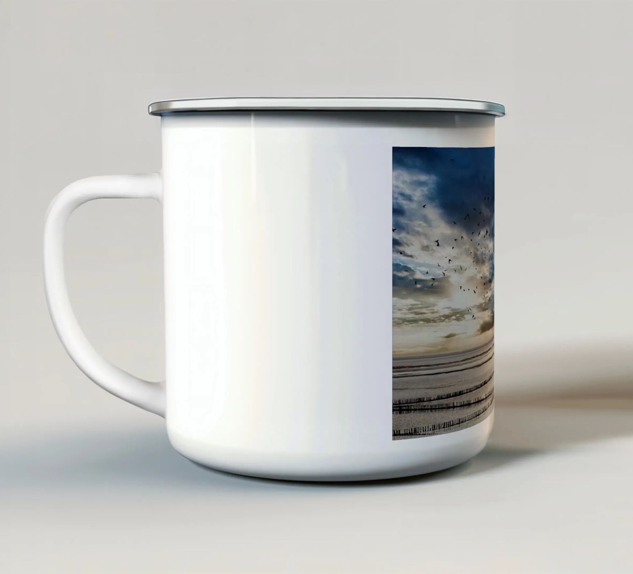 Wattlandschaft mit Vogelschwarm tazza in smalto da kosinsart.gallery
