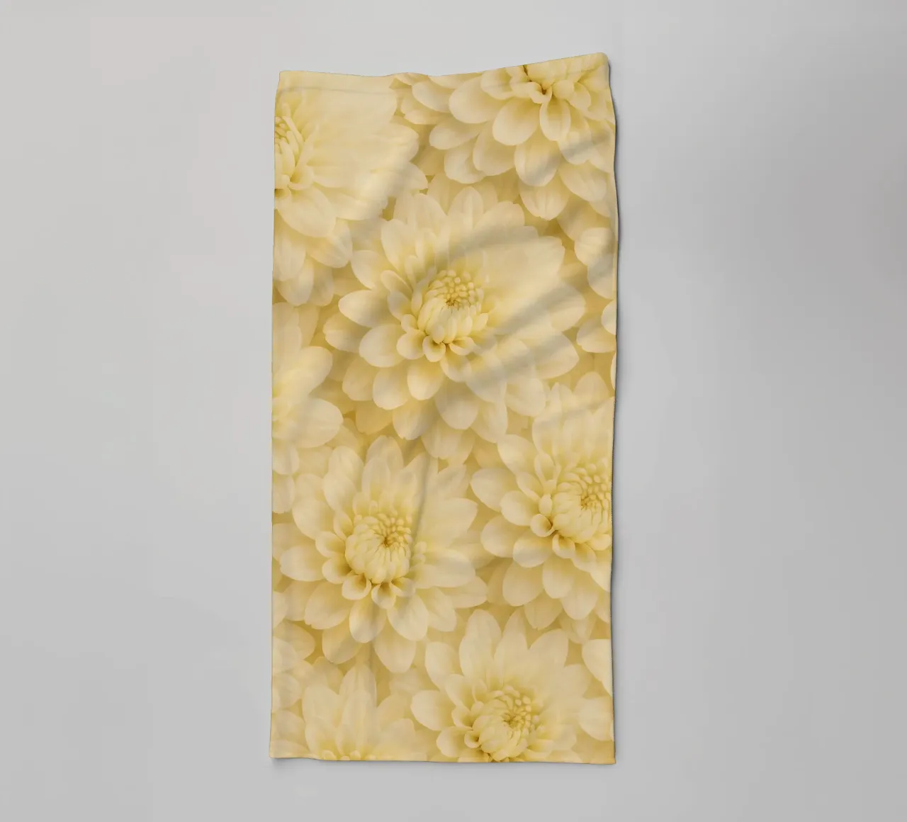 Soft Petal Symphony asciugamano da bagno da Mosaic Dialogue