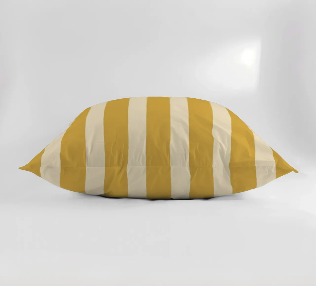 Motif de rayures simples - Jaune d'or coussin de MoonlightPrint