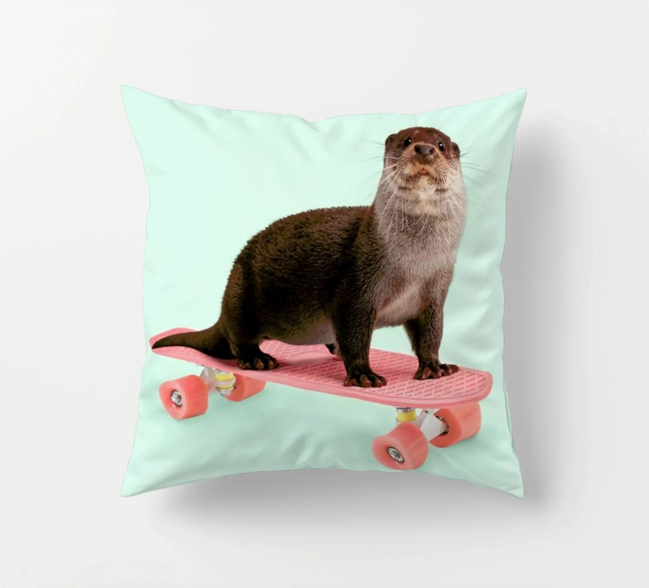 Skate Otter cuscino da Paul Fuentes Design