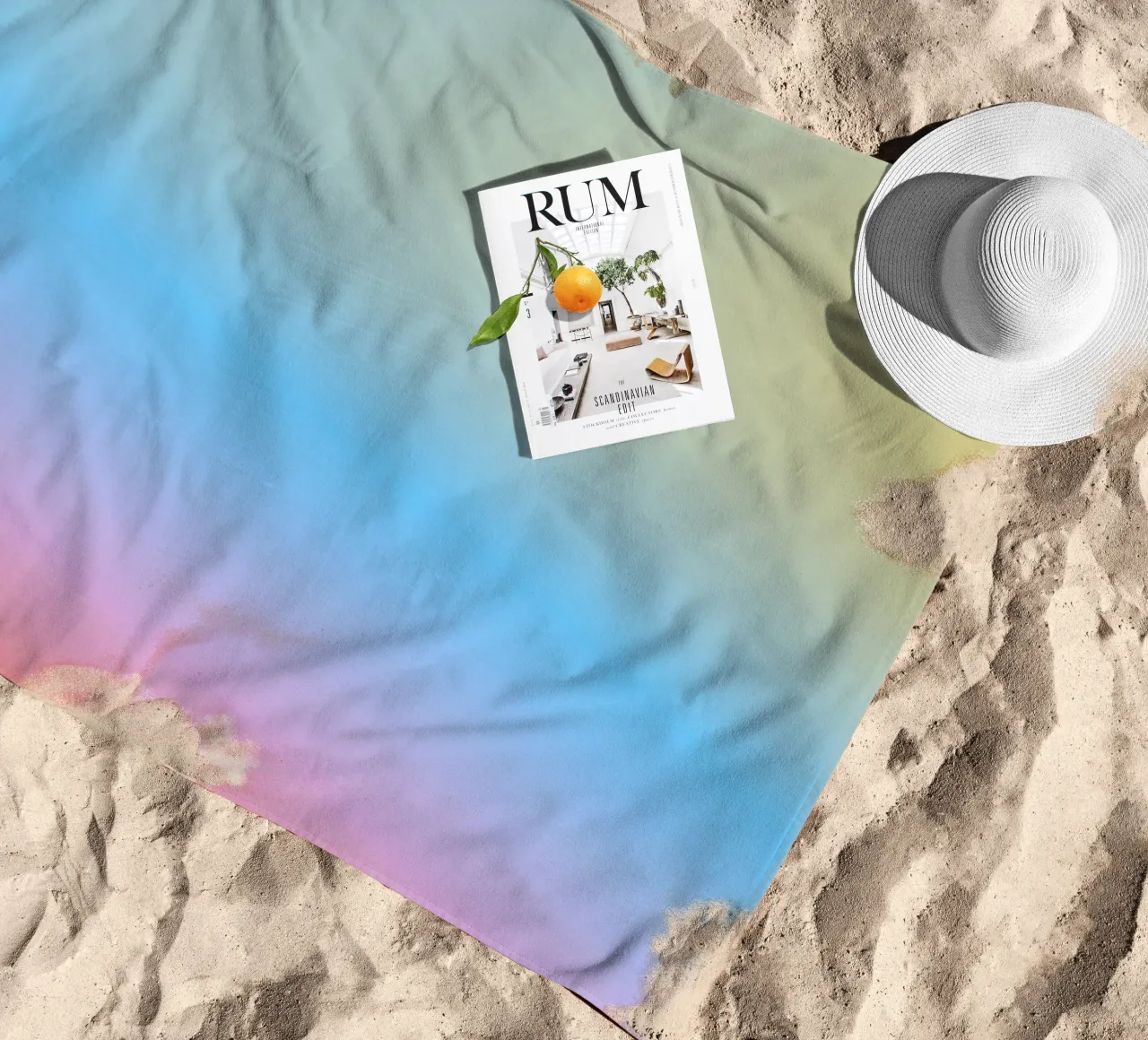 BOOTYLICIOUS strandhanddoek van ÂME LIBRE STUDIO