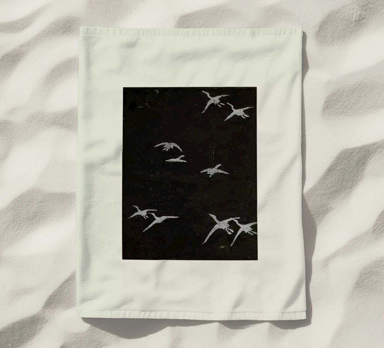 Shin-Bijutsukai - In Flight telo mare da Vintage by JUNIQE