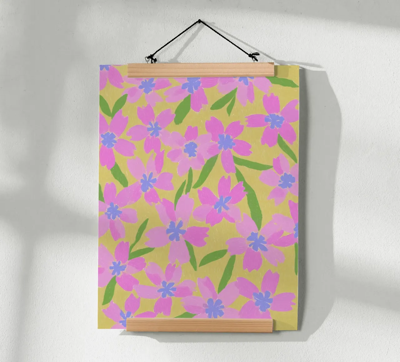 Bloemen Pinki Pop poster met houten frame van Carinaprint