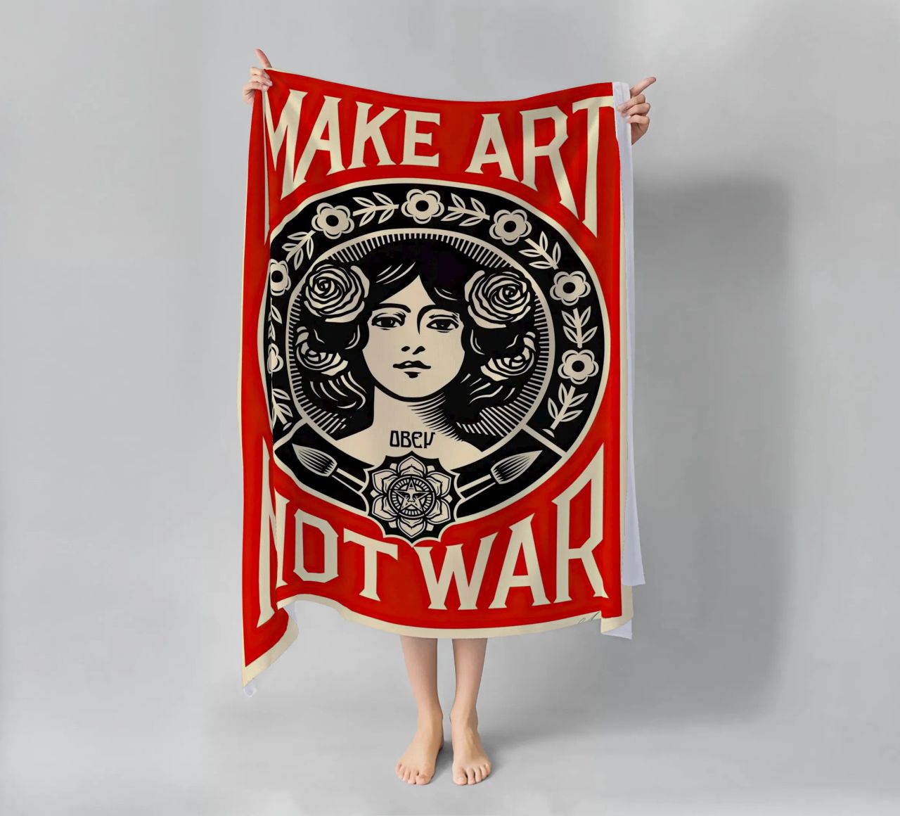 MACHT KUNST STATT KRIEG Strandtuch von American Poster