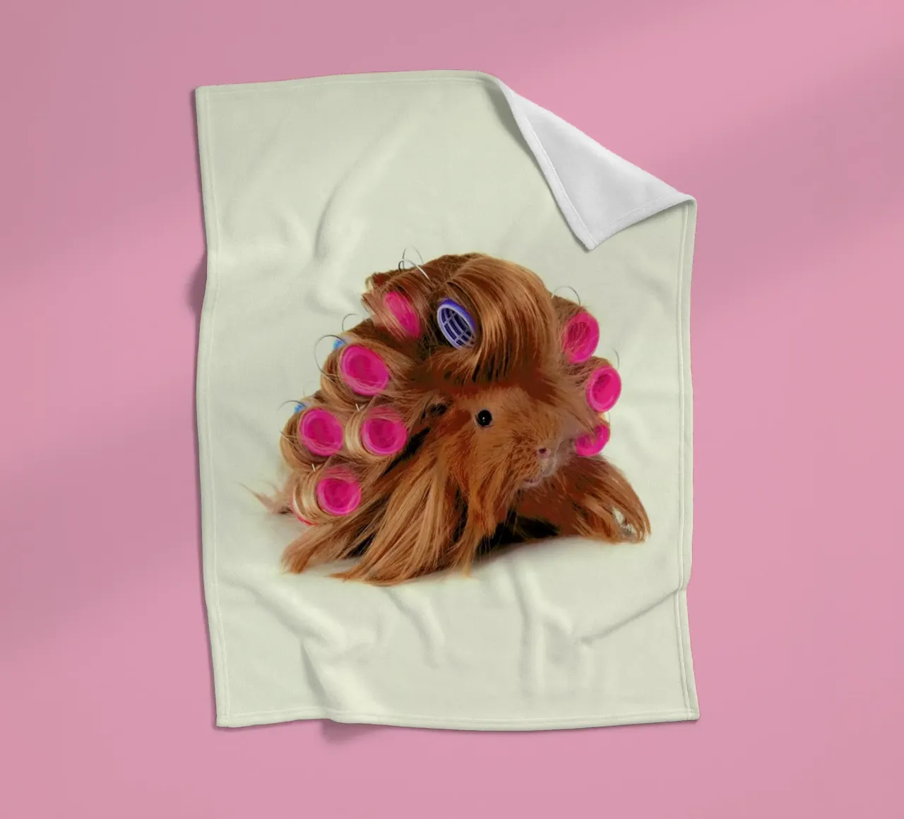 Curly Guineapig coperta in pile da Paul Fuentes Design