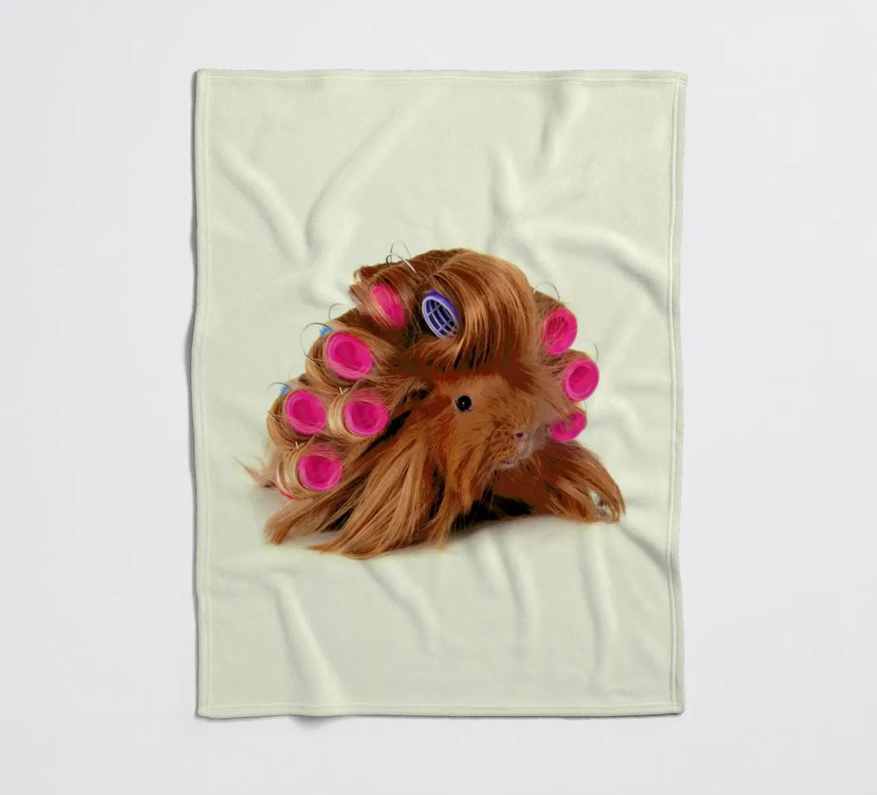 Curly Guineapig coperta in pile da Paul Fuentes Design