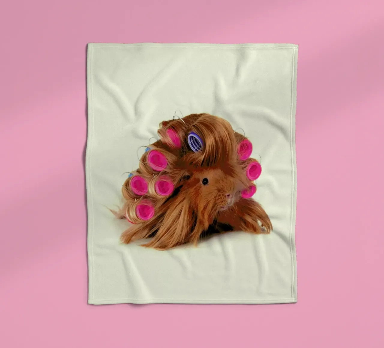 Curly Guineapig coperta in pile da Paul Fuentes Design