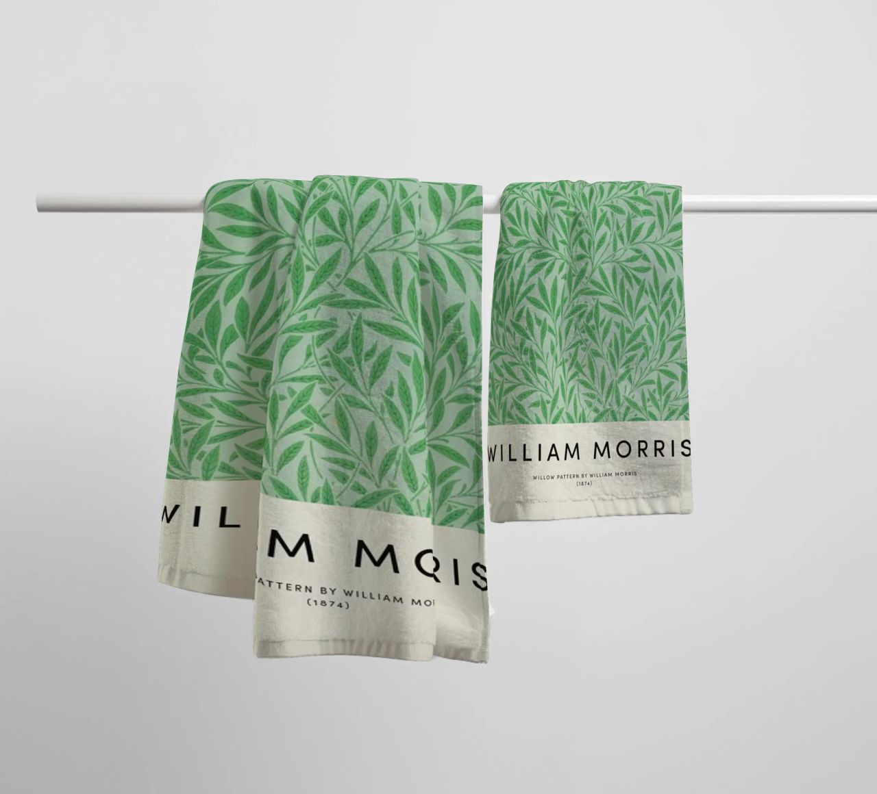 William Morris - Willow Pattern asciugamano da bagno da Vintage by JUNIQE