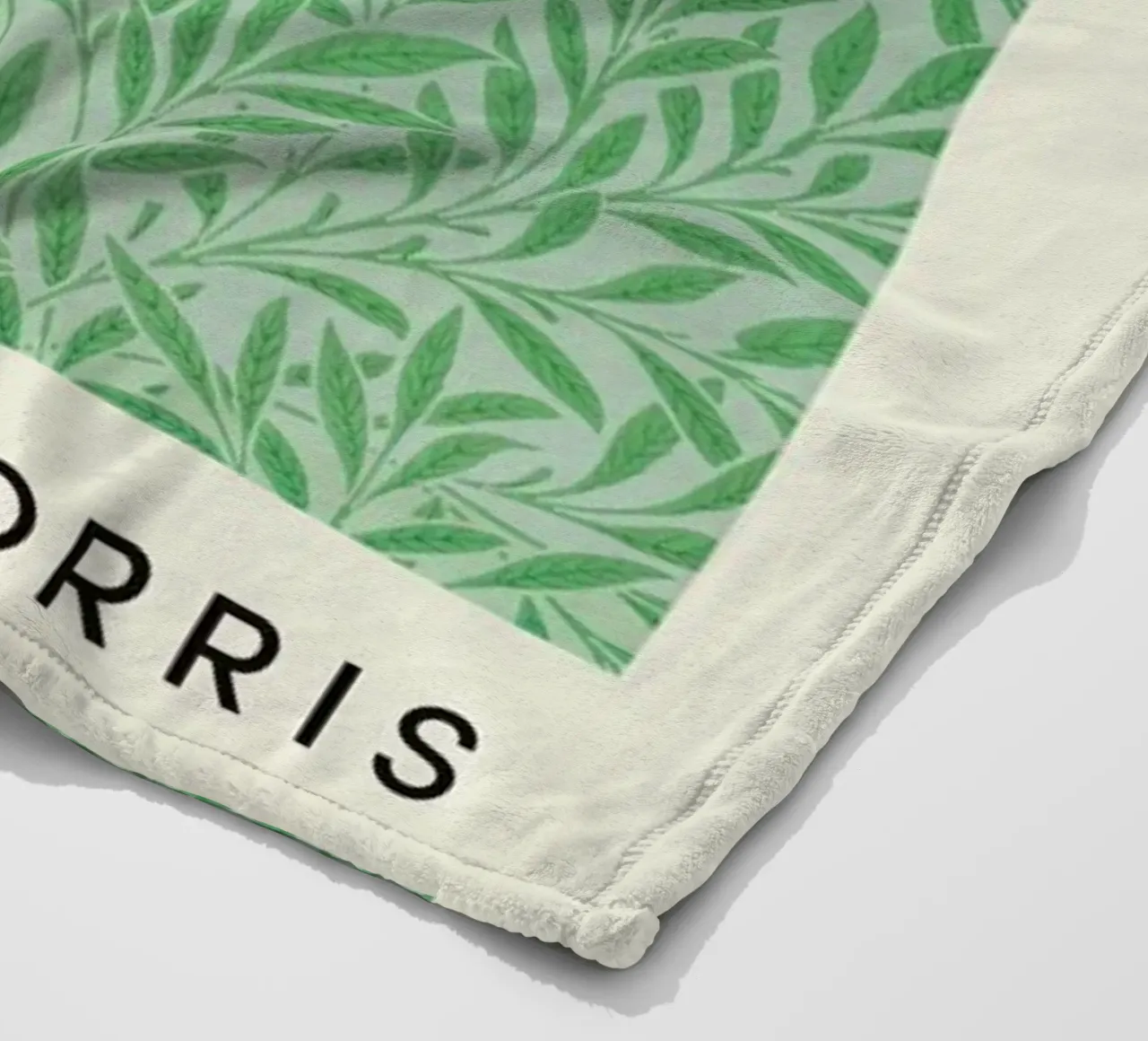 William Morris - Willow Pattern Fleecedecke von Vintage by JUNIQE