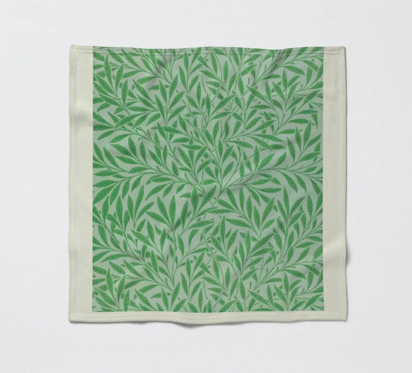 William Morris - Willow Pattern Fleecedecke von Vintage by JUNIQE