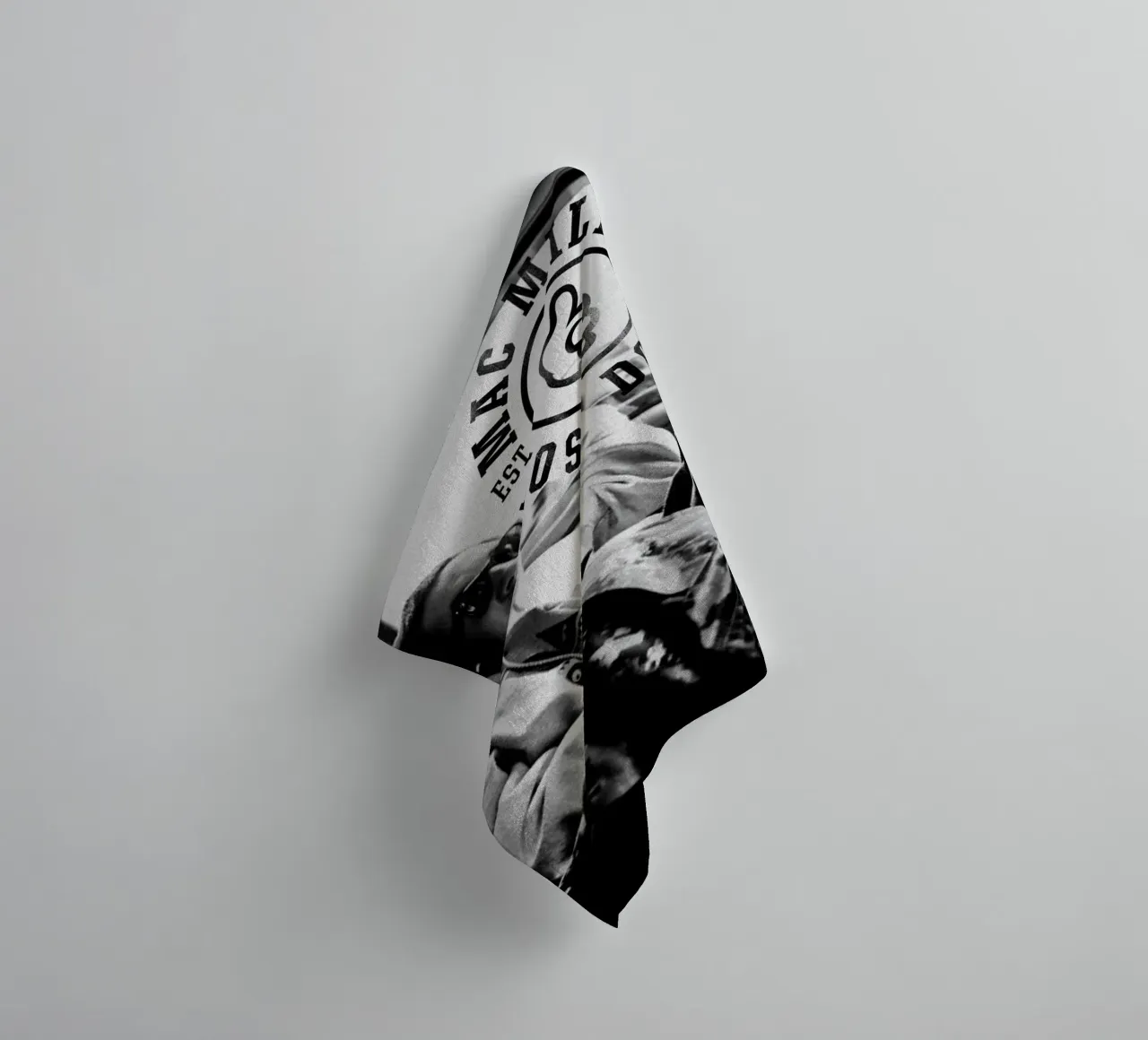Most Dope Est 92 - Mac Miller Zwart Wit badhanddoek van rockytamoe