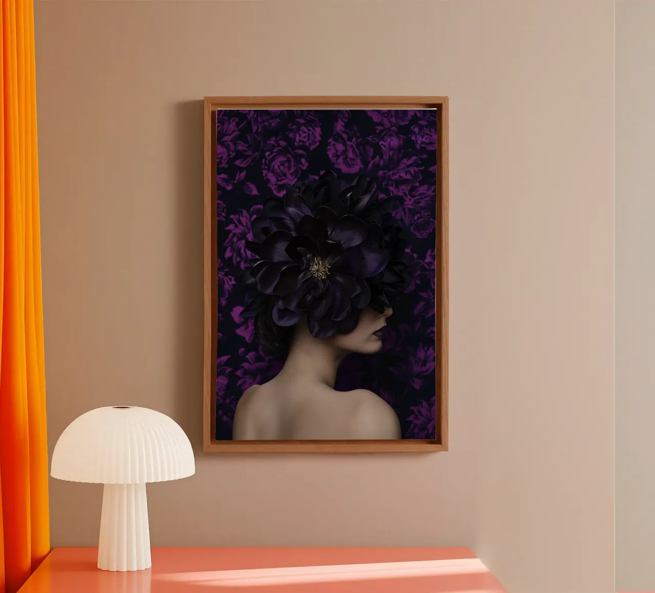 Donna con fiori viola tela con Cornice a cassetta da Imagine