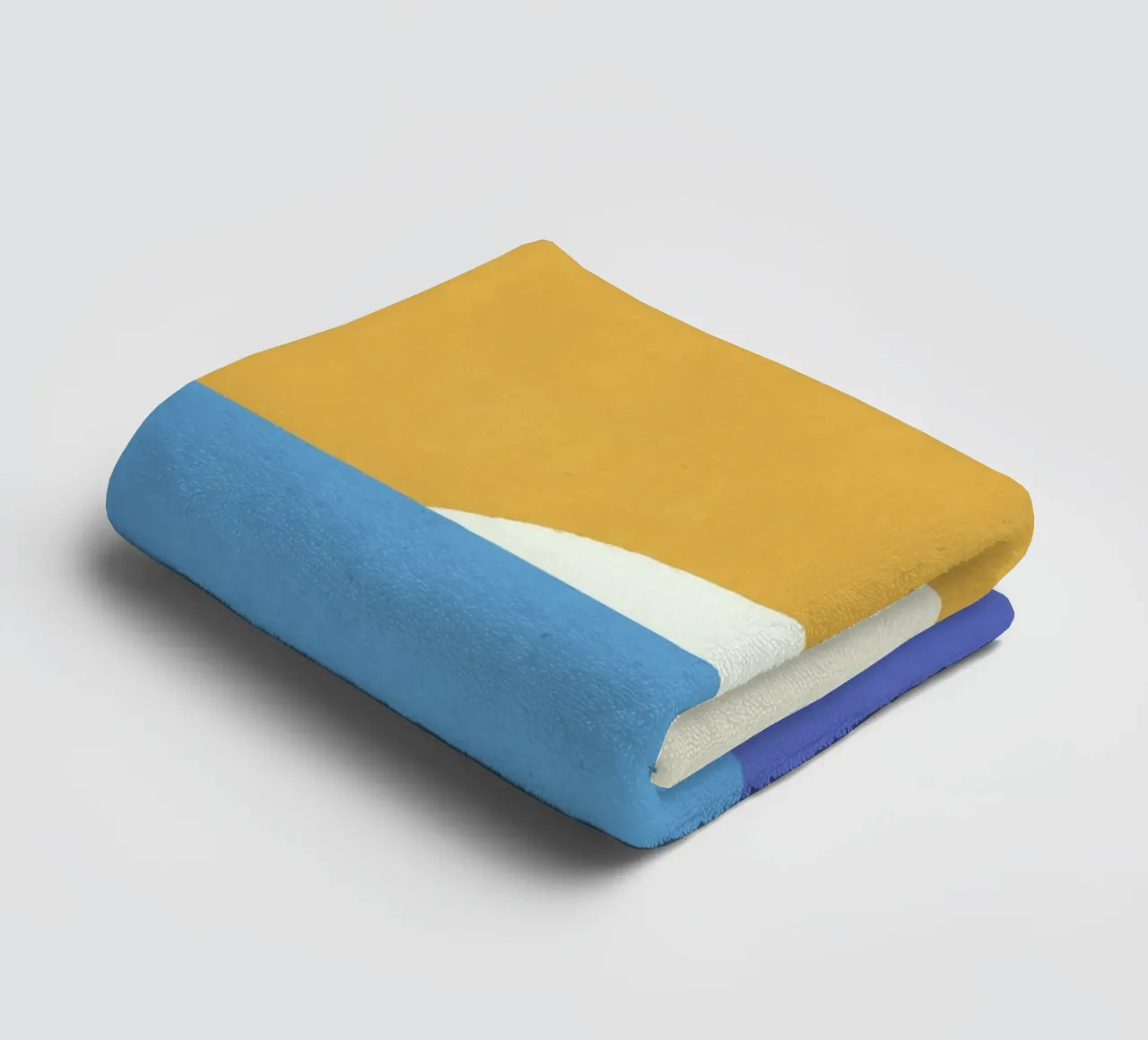 Sunny Island - Bleu d'or serviette de bain de MoonlightPrint