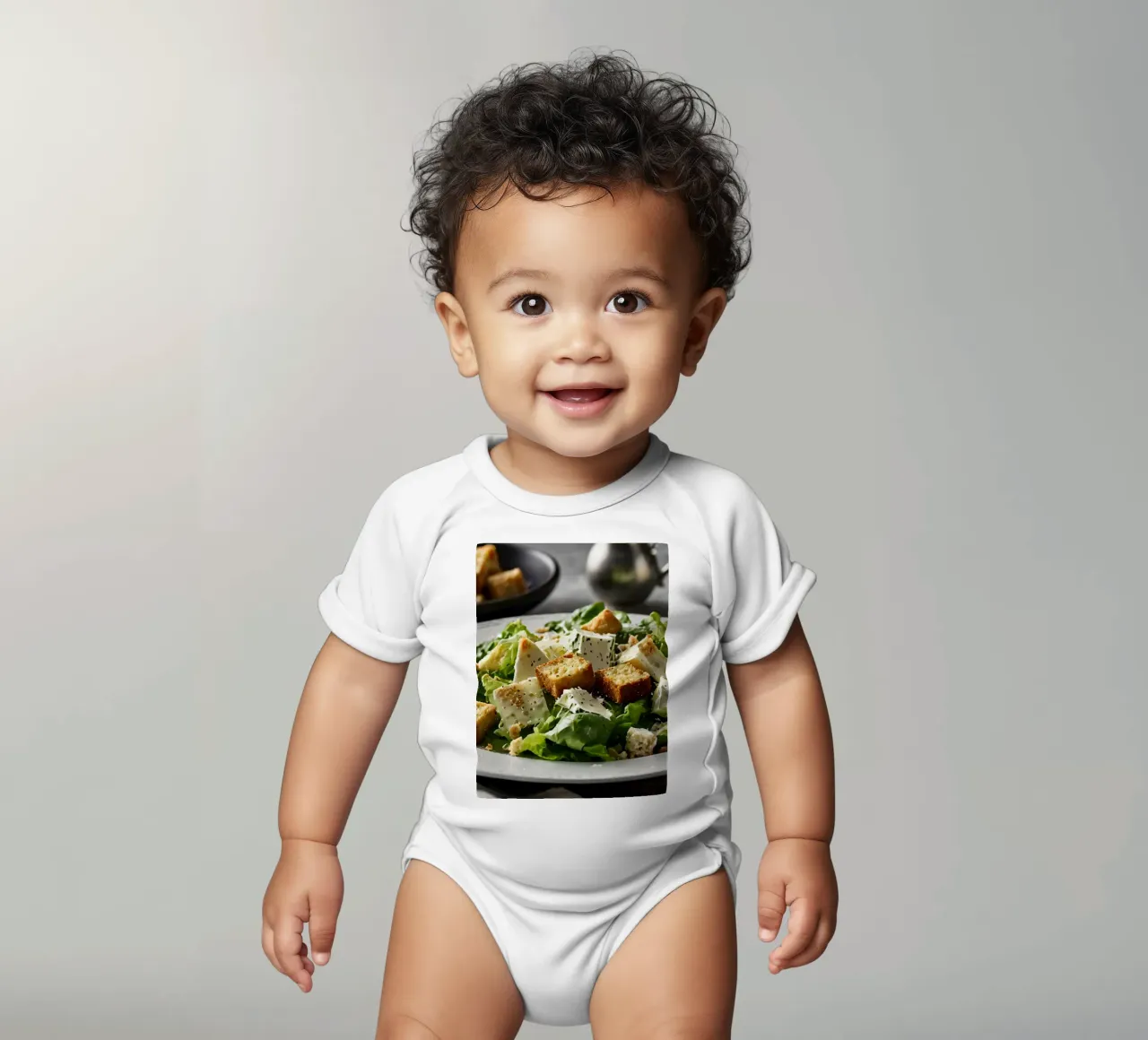 Frischer Caesar-Salat mit knusprigen Croutons und cremigem Dressing Kurzarm Babybody von DesignDoodle