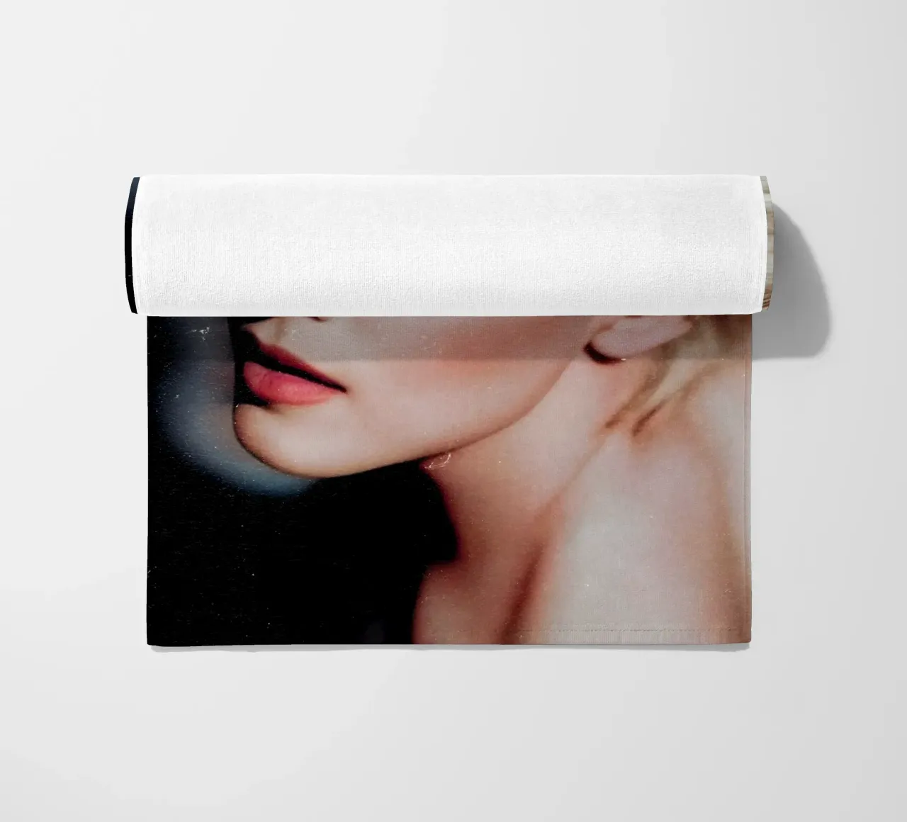 Madonna telo mare da Low poly art