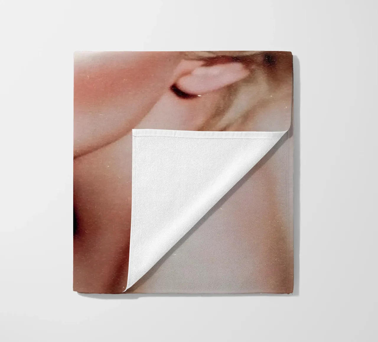 Madonna telo mare da Low poly art