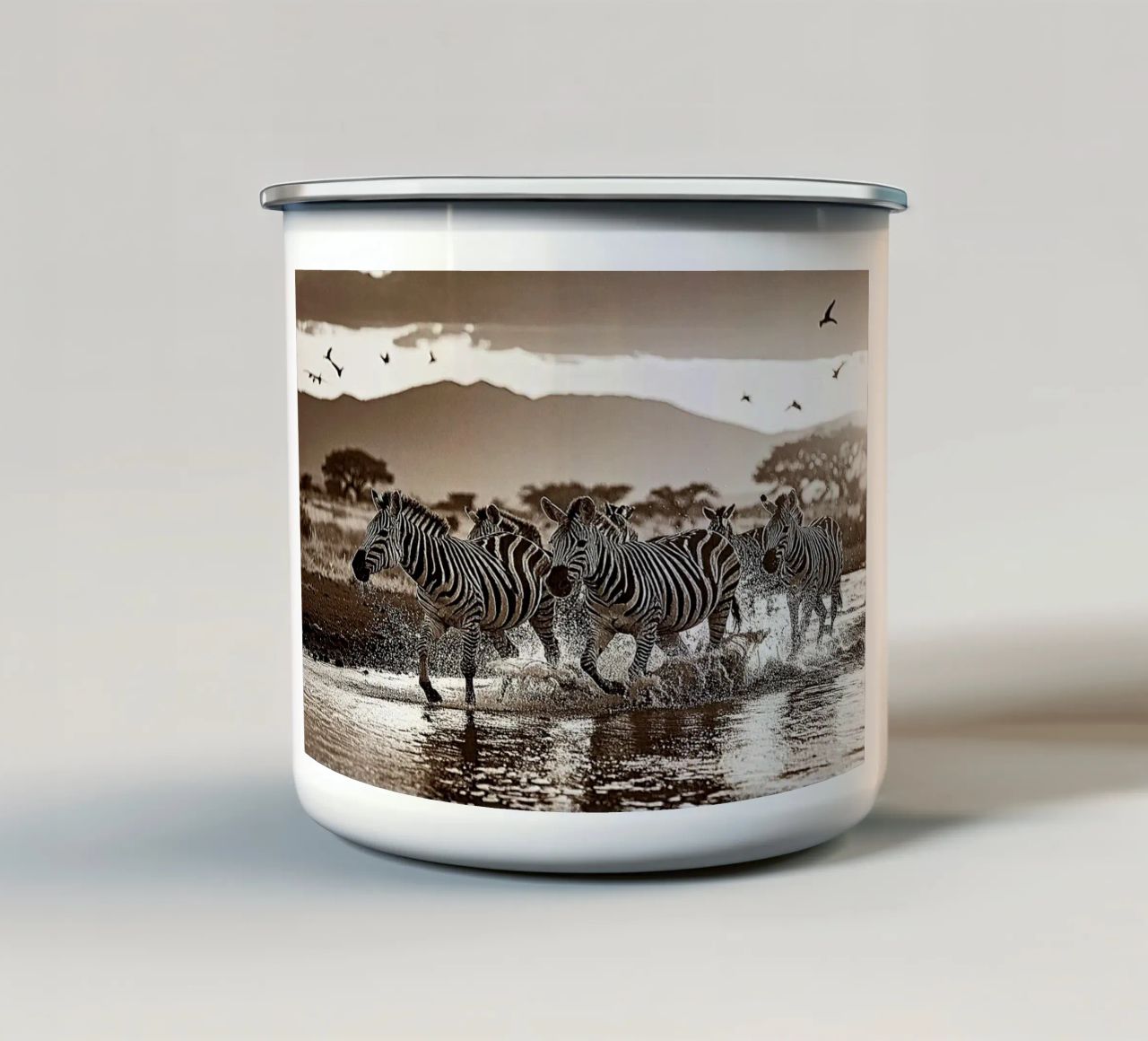 TROUPEAU DE ZEBRES. Sépia relief tazza in smalto da Thierry vobmann photography