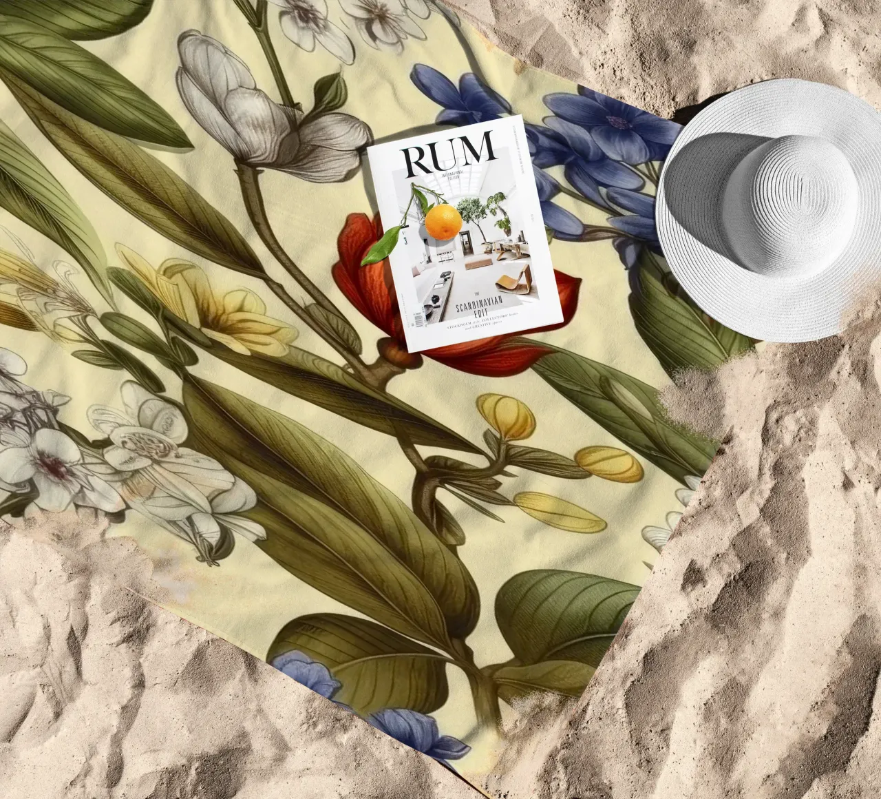 Tijdloze planten strandhanddoek van Botanical Pattern House