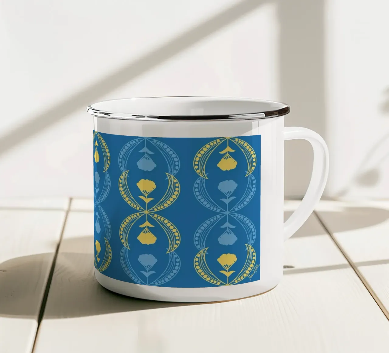 Meeting halfway - bright tazza in smalto da Mandalla Pattern
