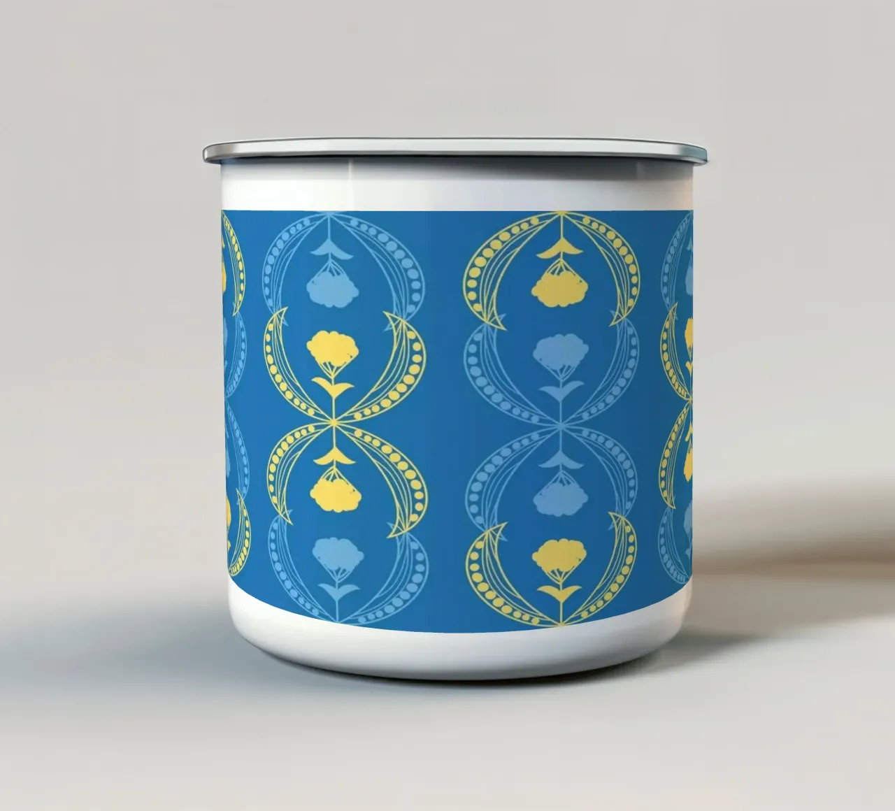 Meeting halfway - bright tazza in smalto da Mandalla Pattern