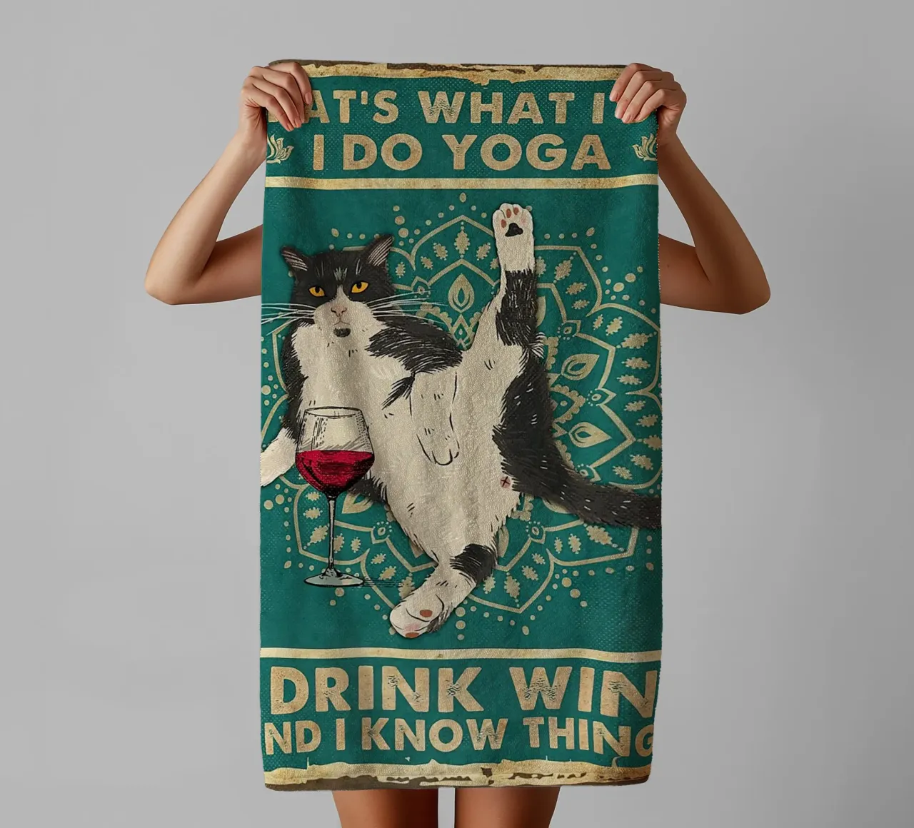 Das ist es, was ich tue Ich mache Yoga Ich trinke Wein und ich weiß Dinge Handtuch von Aaronshop