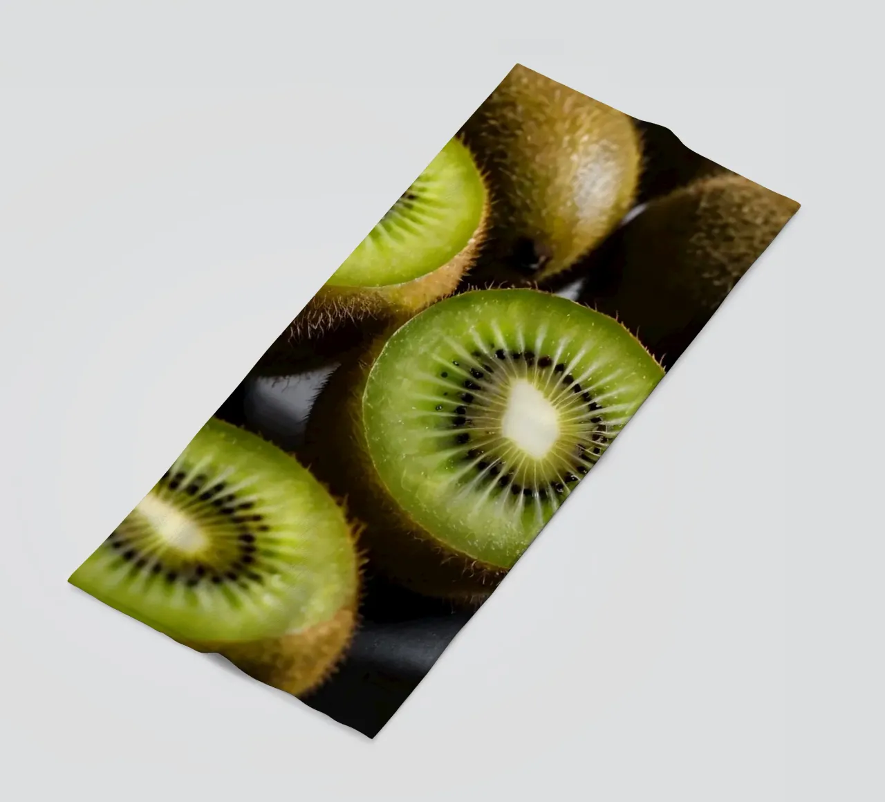 I kiwi appena tagliati sono esposti in vivaci tonalità di verde telo mare da DesignDoodle