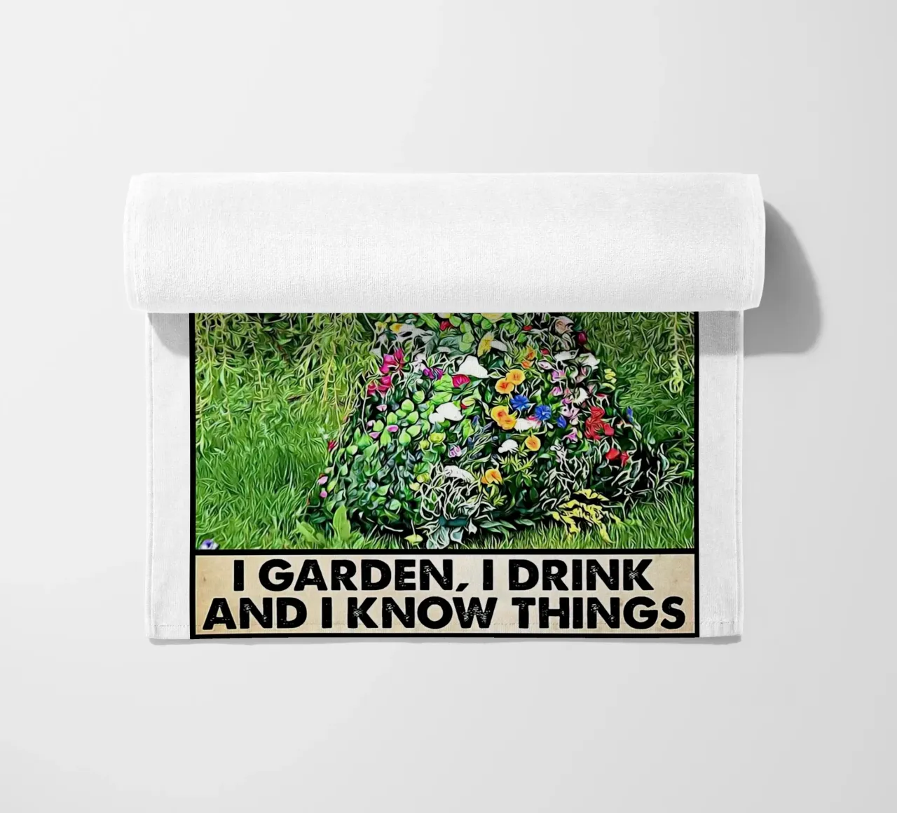Ecco cosa faccio: faccio giardinaggio, bevo e so tutto. telo mare da Aaronshop