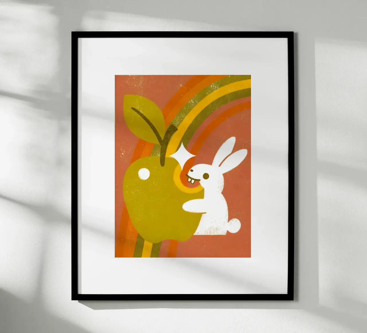 Lapin mangeant une pomme hahnemühle de THE LATEST SHOP