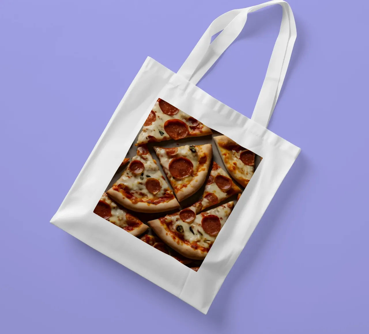 Un delizioso spalmare di fette di pizza al salame piccante borsa in juta da DesignDoodle