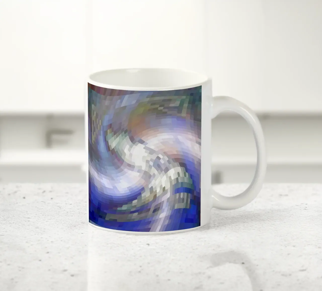 Illusione di un vortice bluastro e bianco-violaceo in stile mosaico tazza in ceramica da Gürsel Yesil Digital Art