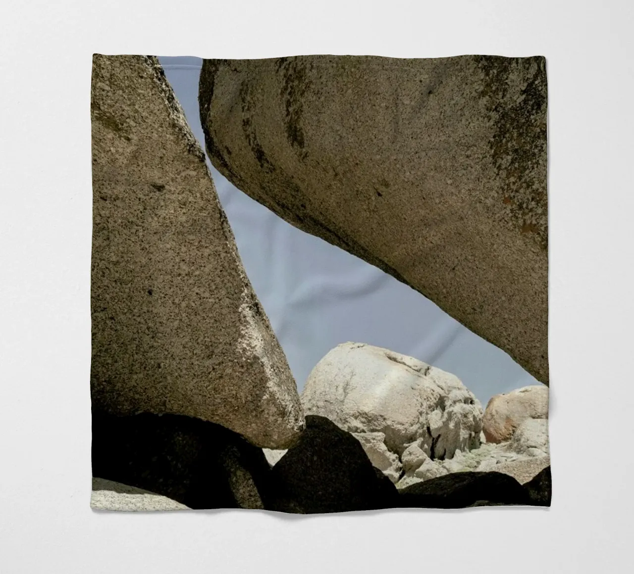 Boulders coperta in pile da Shot By Clint