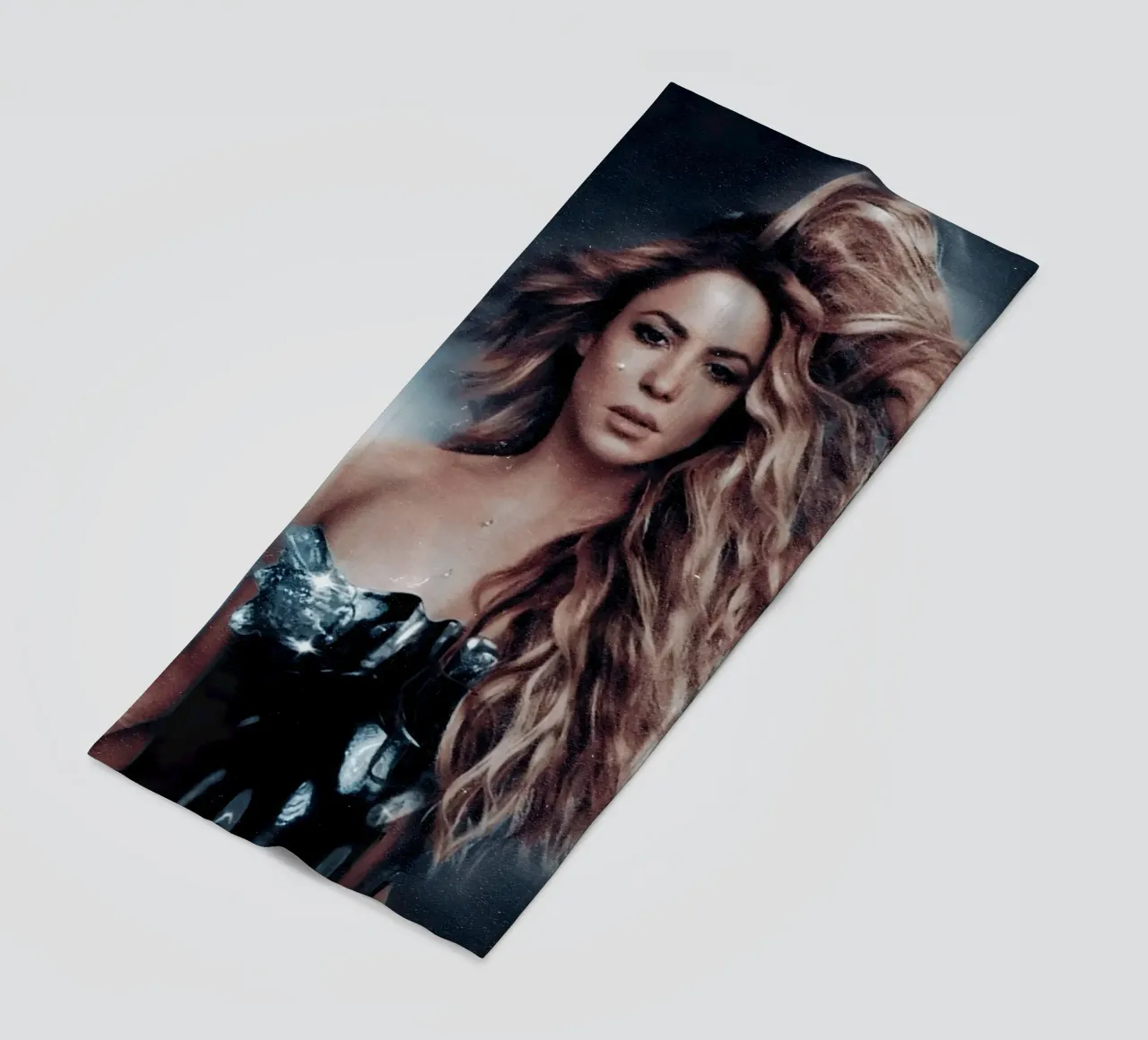Shakira telo mare da Low poly art