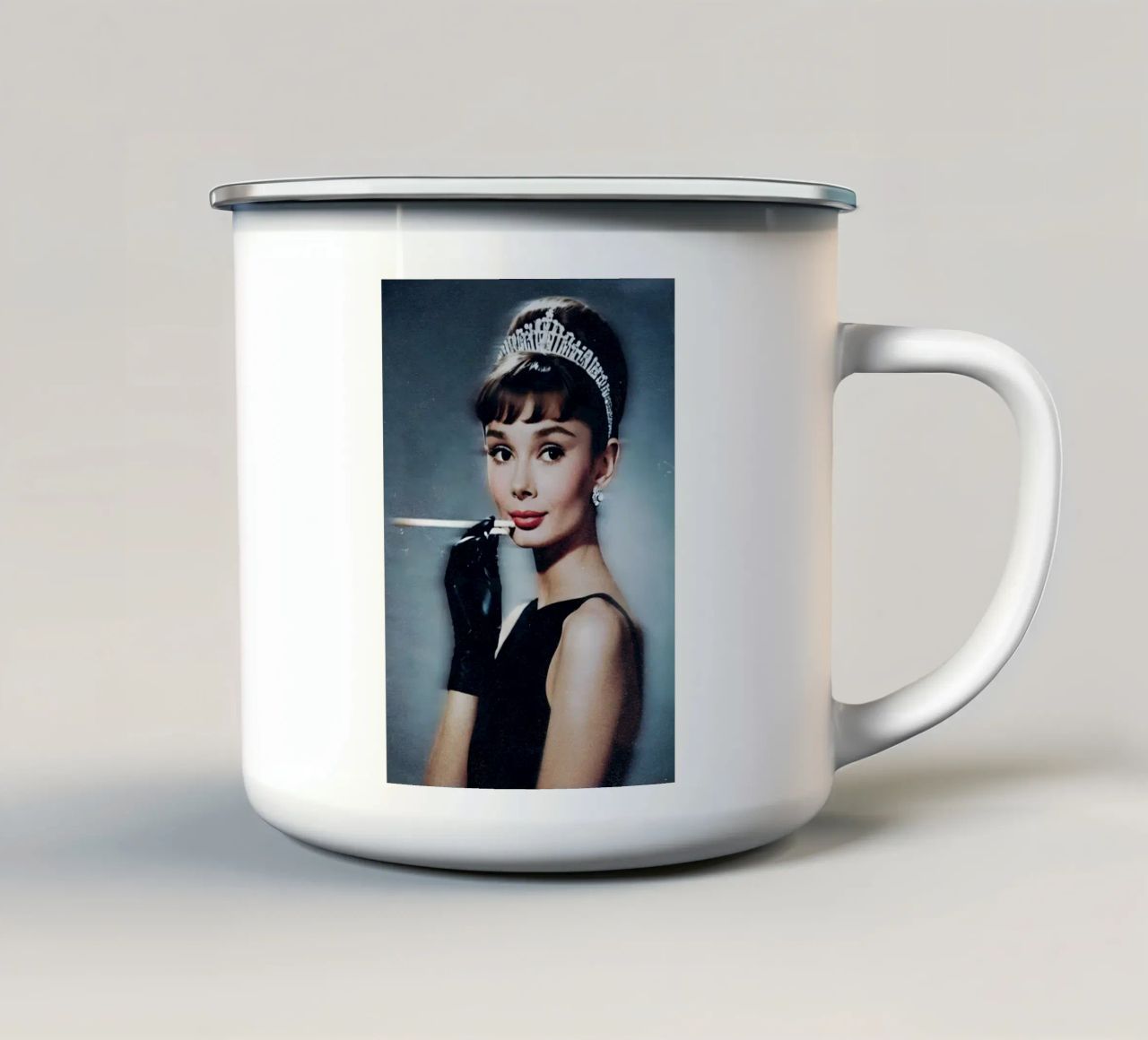 Audrey Hepburn tazza in smalto da Low poly art