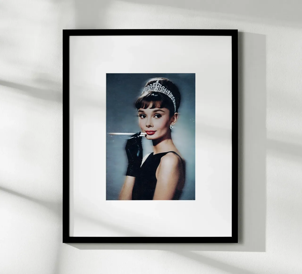 Audrey Hepburn poster con telaio in plastica da Low poly art