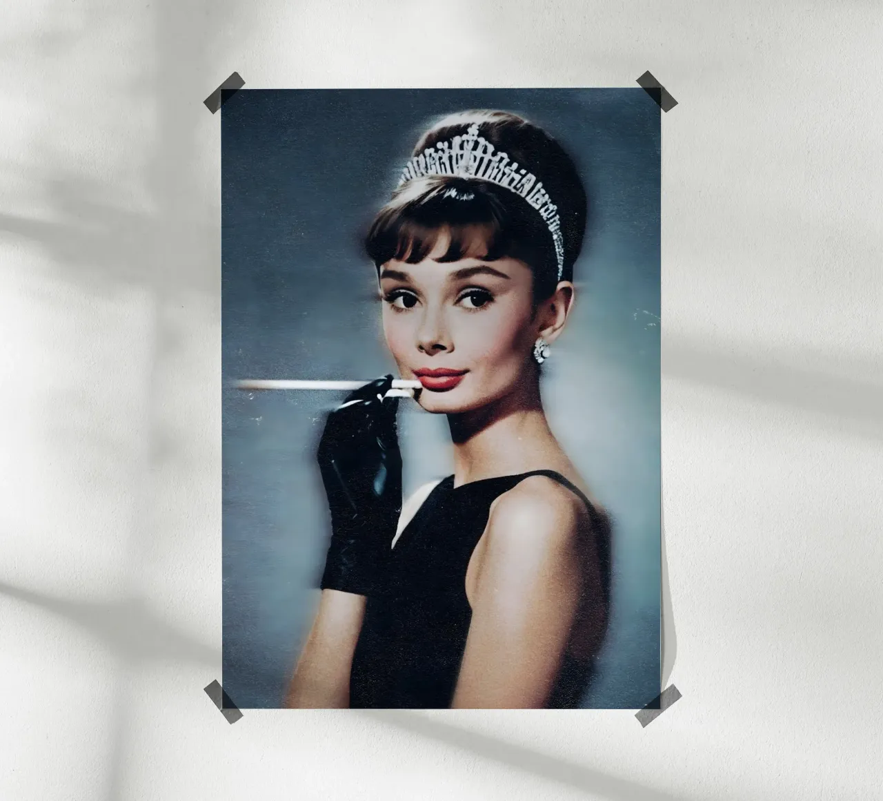 Audrey Hepburn poster con telaio in plastica da Low poly art