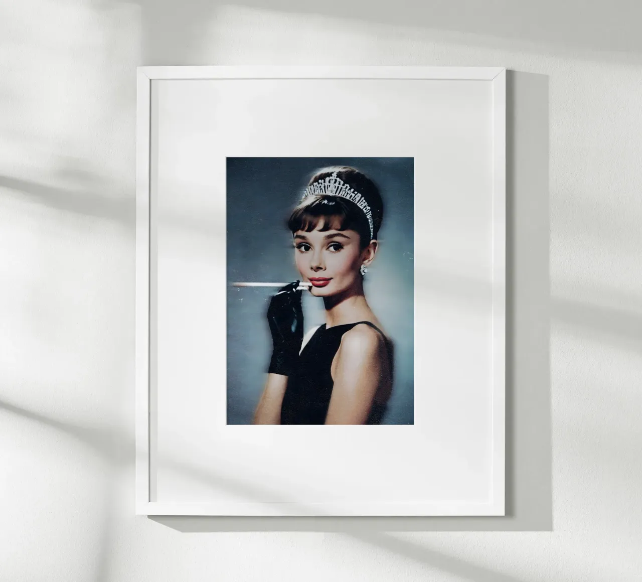 Audrey Hepburn poster con telaio in plastica da Low poly art