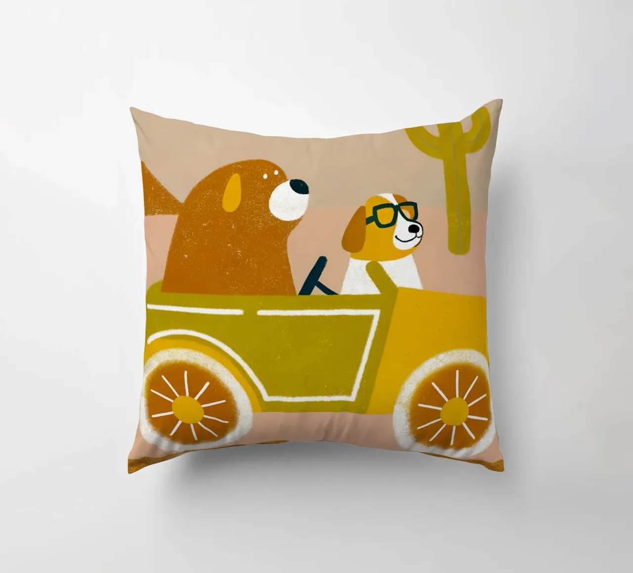 Auto con orso e cane cuscino da THE LATEST SHOP