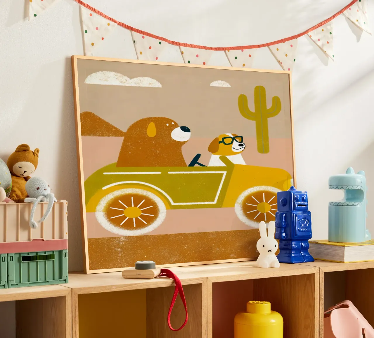 Auto con orso e cane poster da THE LATEST SHOP