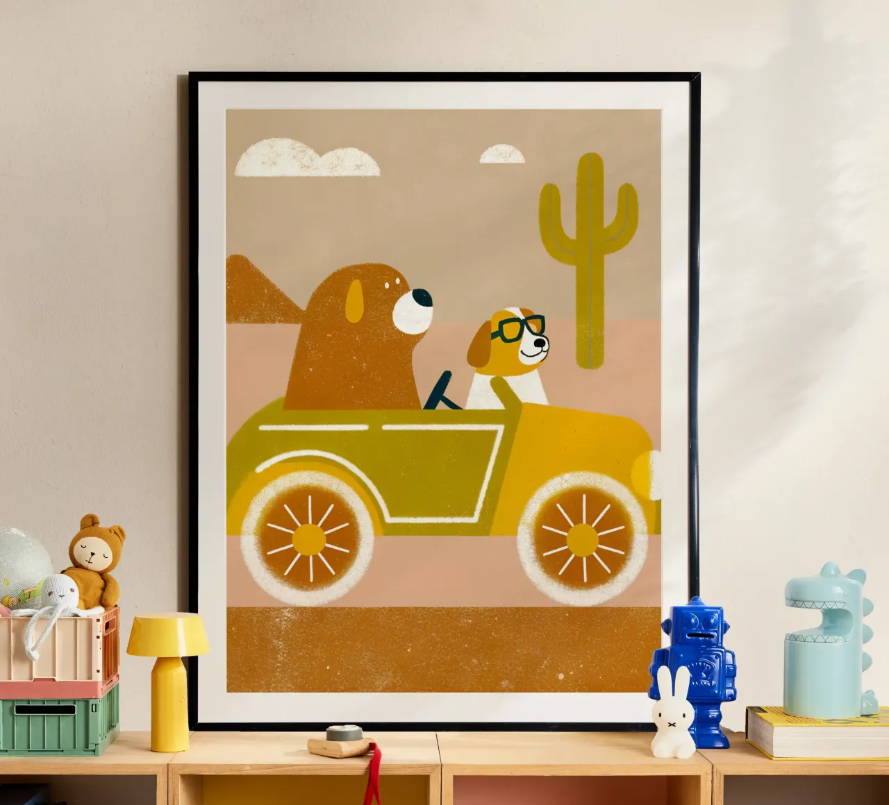 Auto con orso e cane poster da THE LATEST SHOP