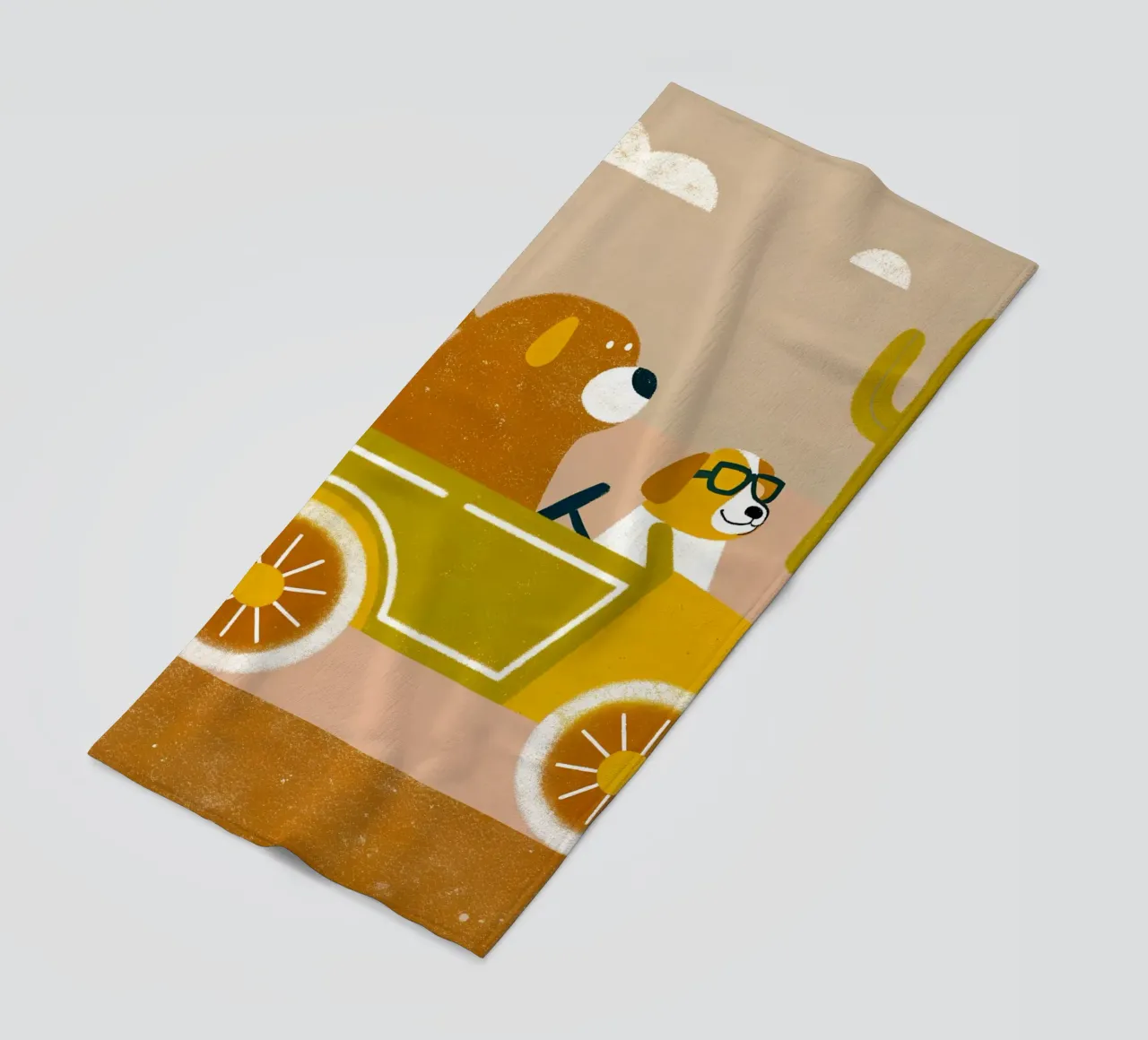 Auto con orso e cane telo mare da THE LATEST SHOP