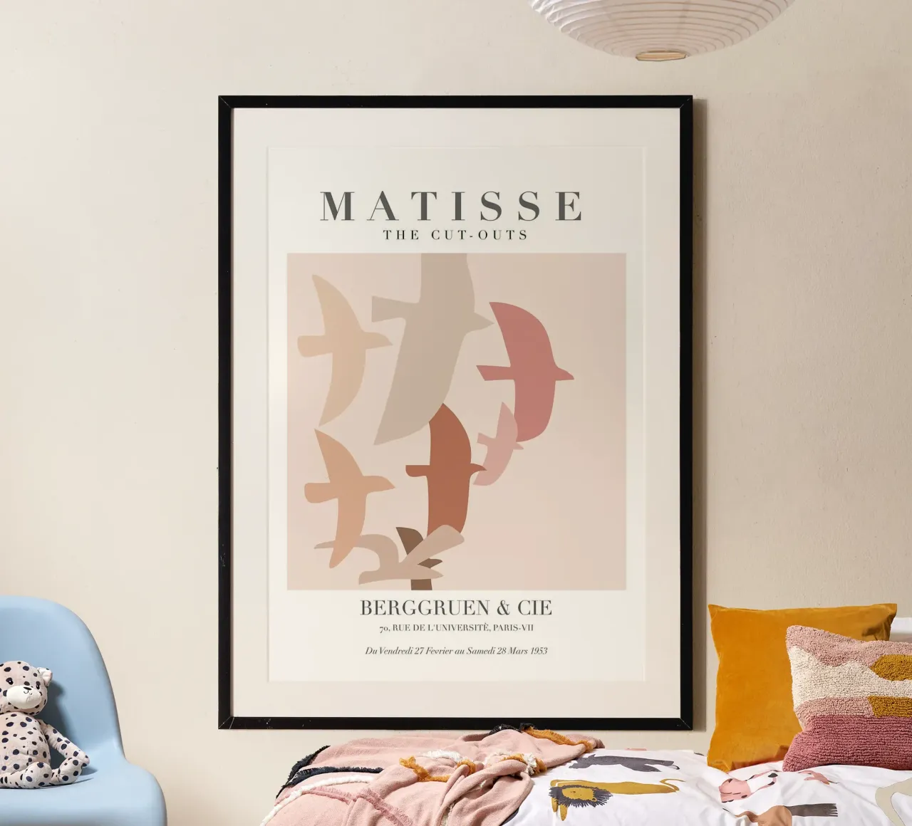 uccelli ritagliati poster con telaio in legno da Luke Yaeger